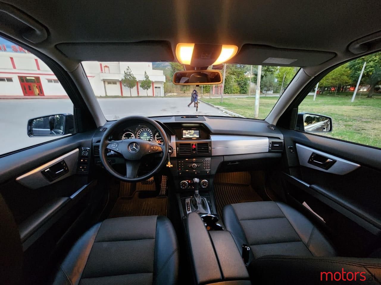 2009' Mercedes-Benz GLK 220 photo #6