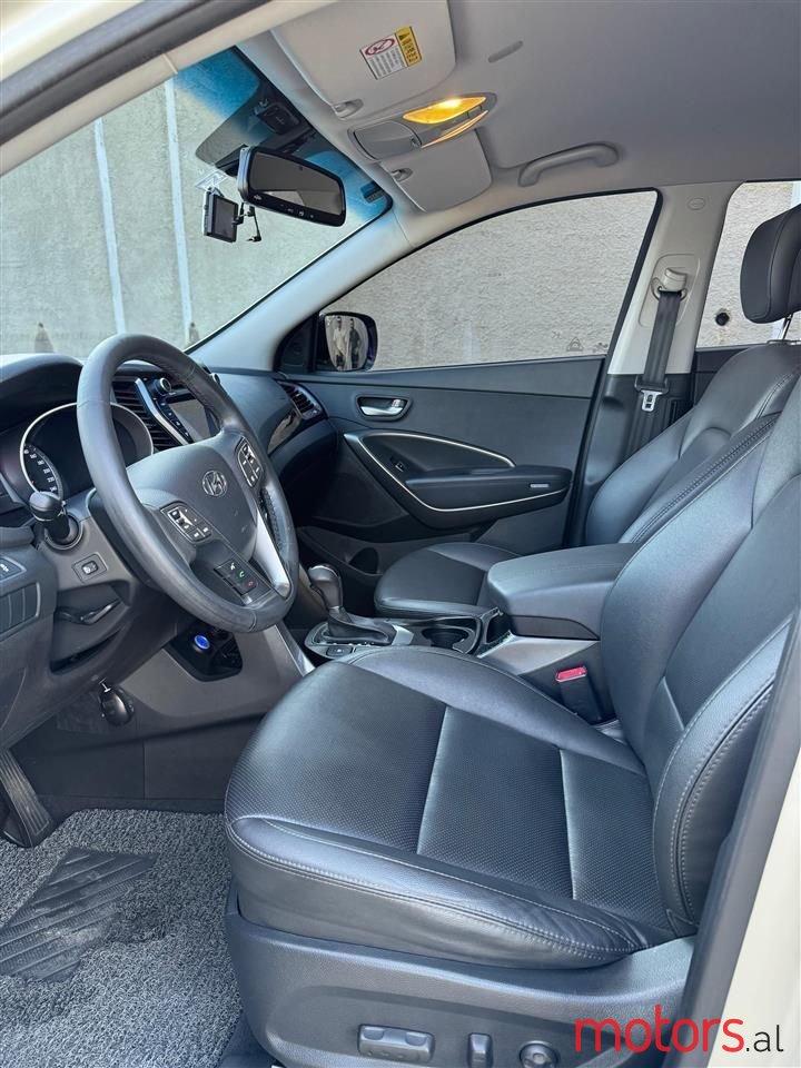 2013' Hyundai Santa Fe photo #5