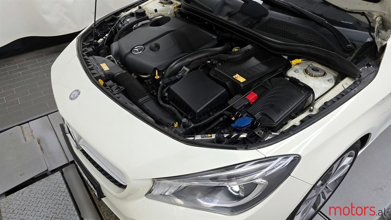 2014' Mercedes-Benz CLA 180 photo #4