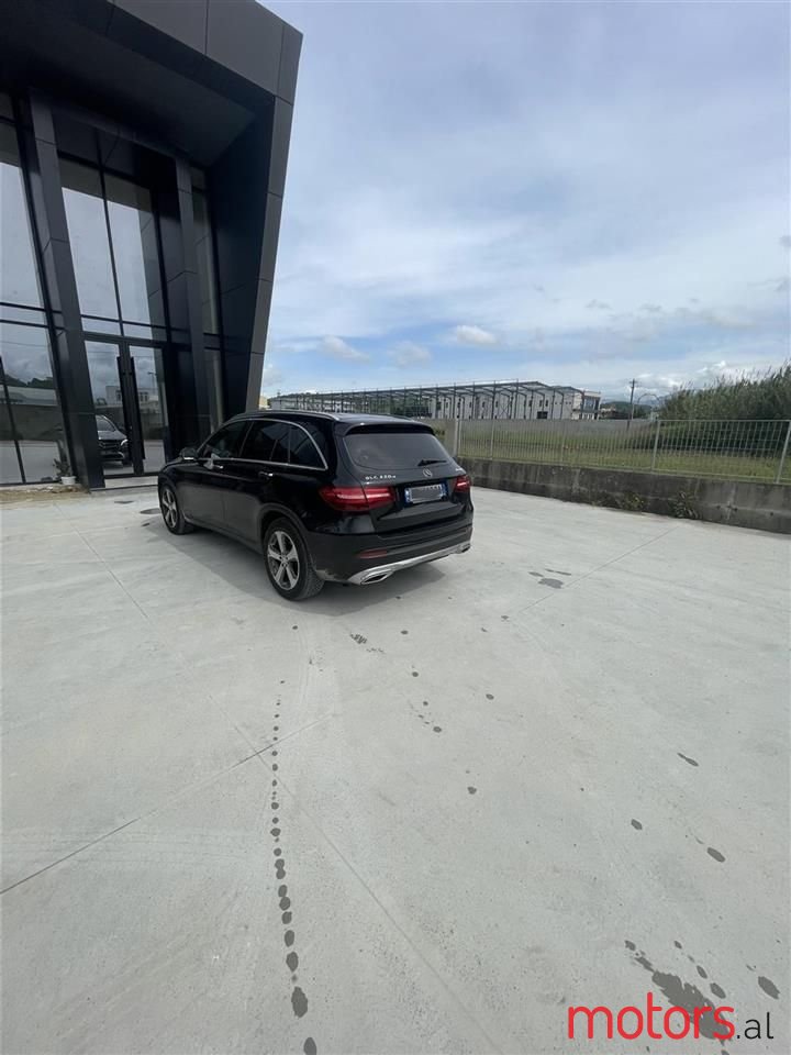 2016' Mercedes-Benz CLC 220 photo #2