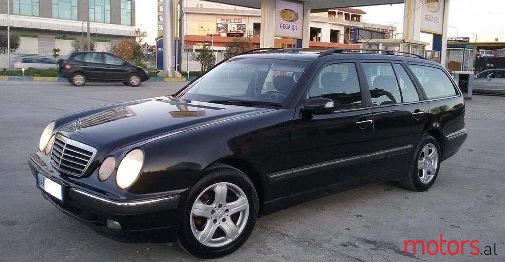 2002' Mercedes-Benz E 220 photo #2