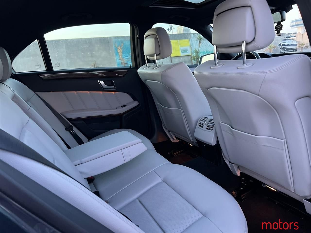 2013' Mercedes-Benz E 350 photo #5