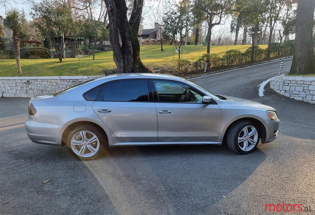 2013' Volkswagen Passat photo #6