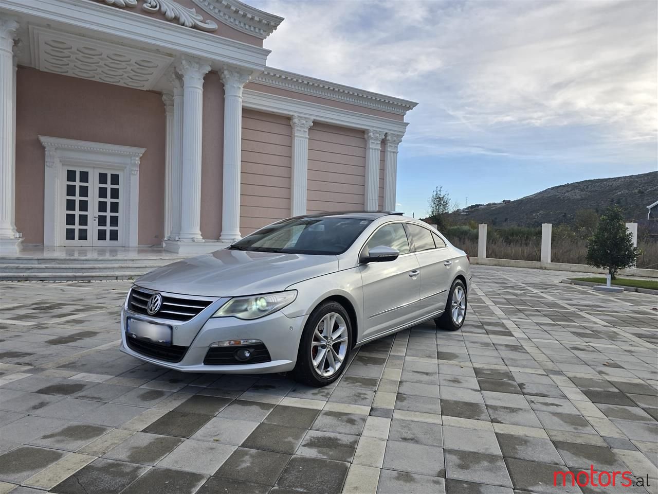 2011' Volkswagen Passat photo #1