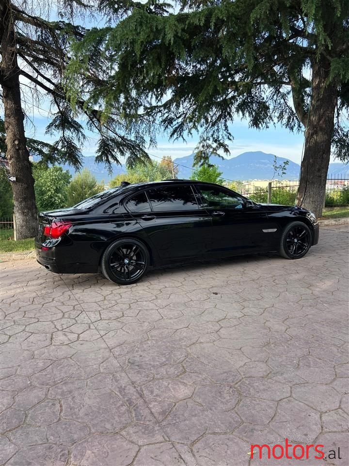 2015' BMW 740 photo #5