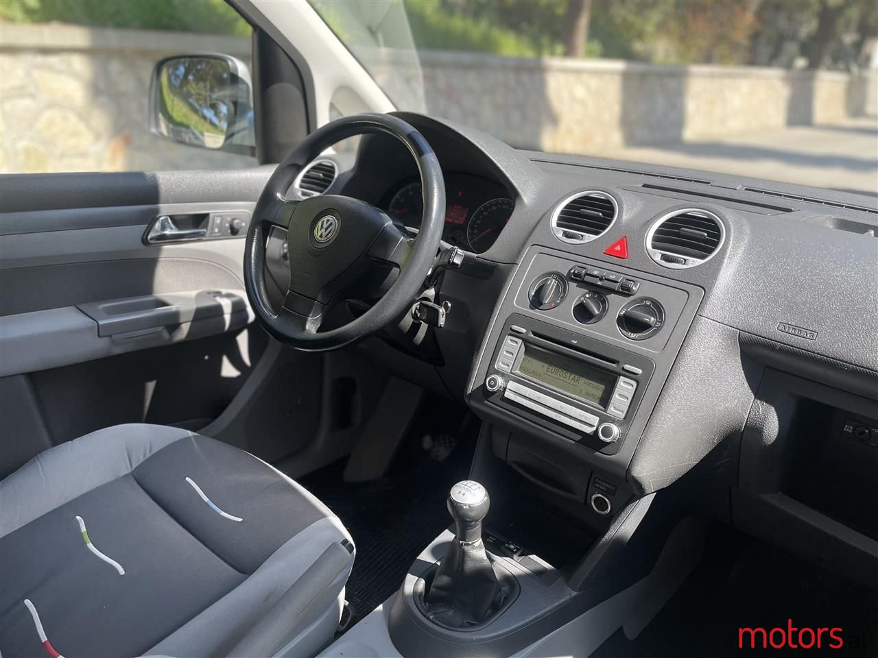 2007' Volkswagen Caddy photo #2