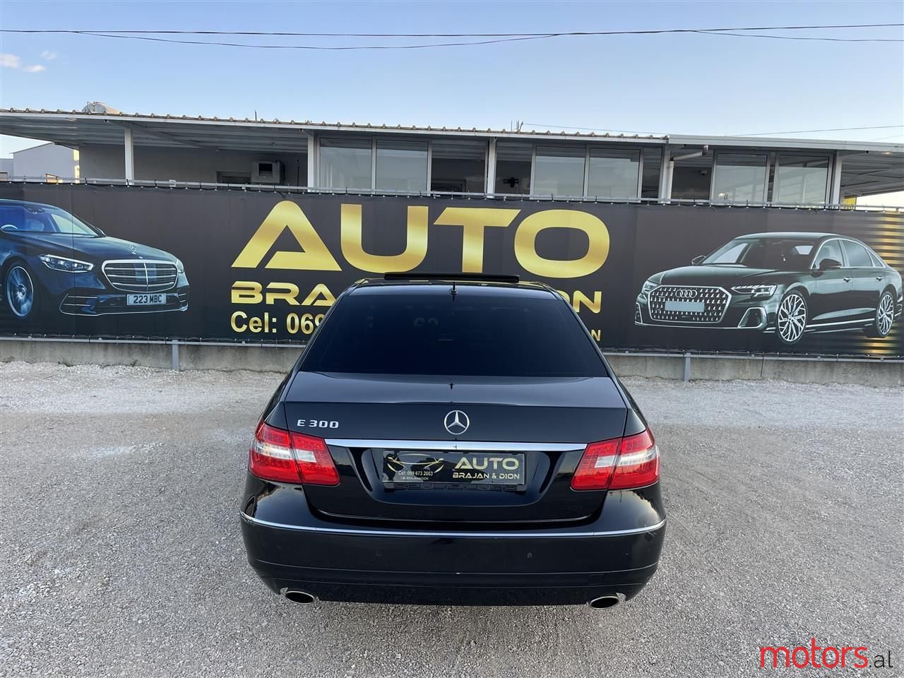 2011' Mercedes-Benz E 300 photo #4
