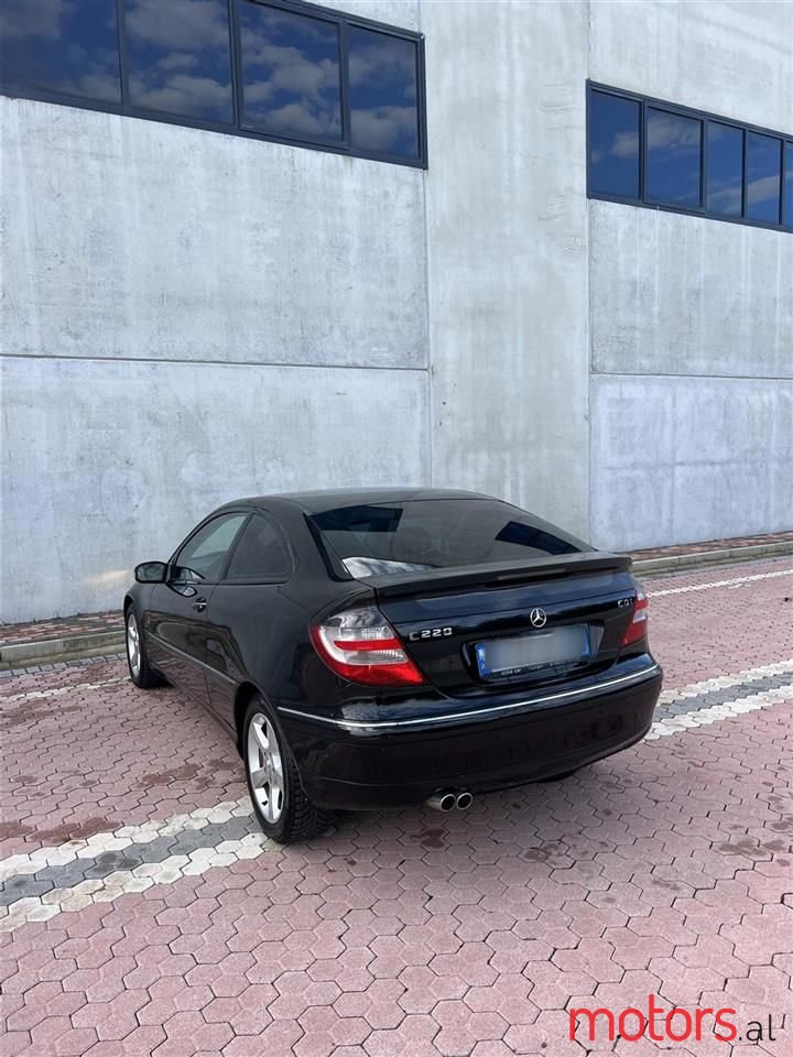 2005' Mercedes-Benz C 220 photo #5