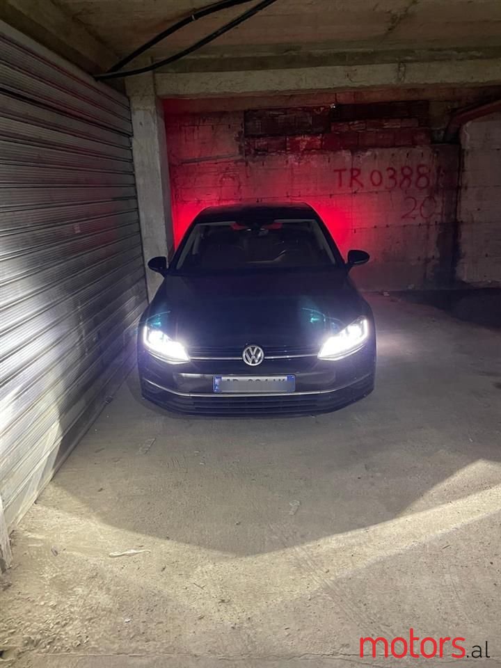2018' Volkswagen Golf photo #2