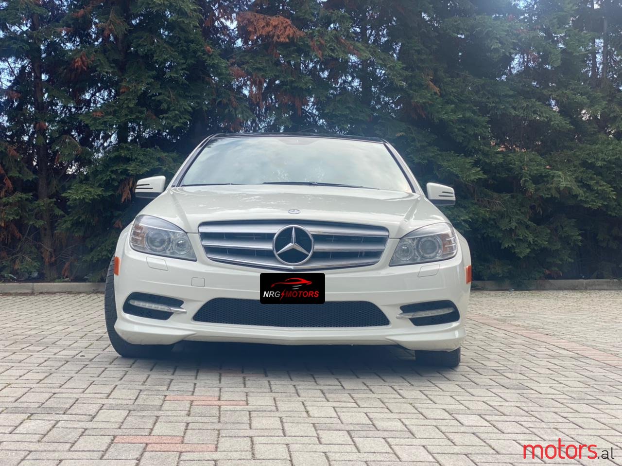 2011' Mercedes-Benz C-Class photo #3