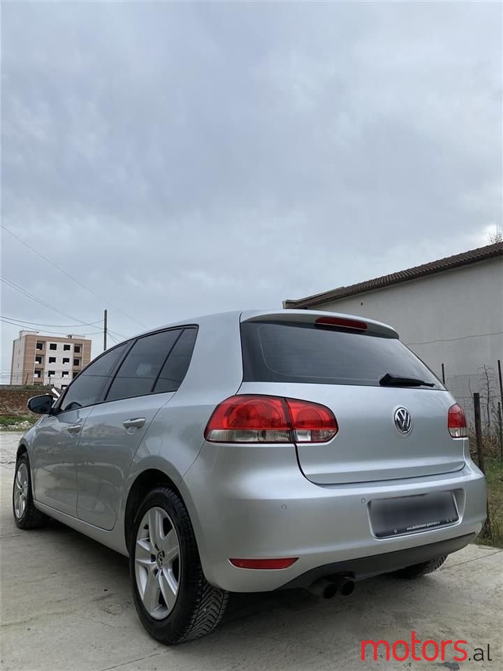 2009' Volkswagen Golf photo #5