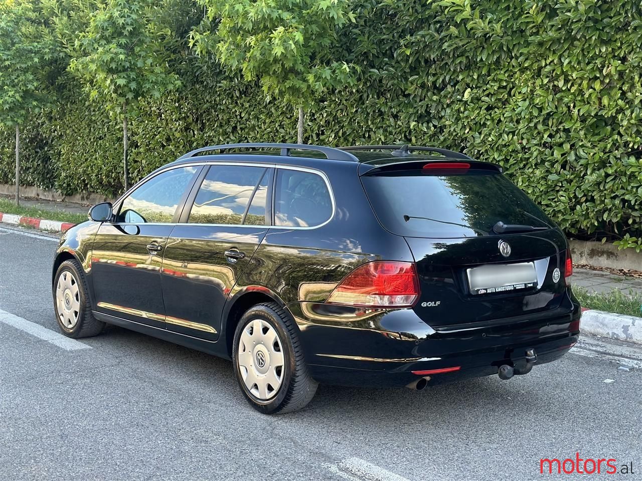 2011' Volkswagen Golf photo #6