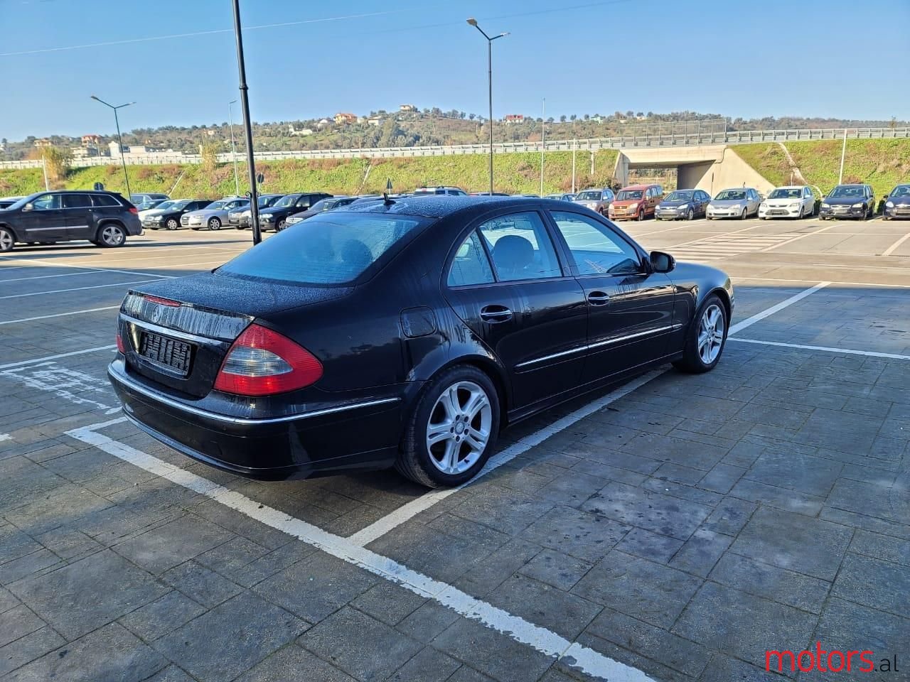 2009' Mercedes-Benz E 300 photo #1