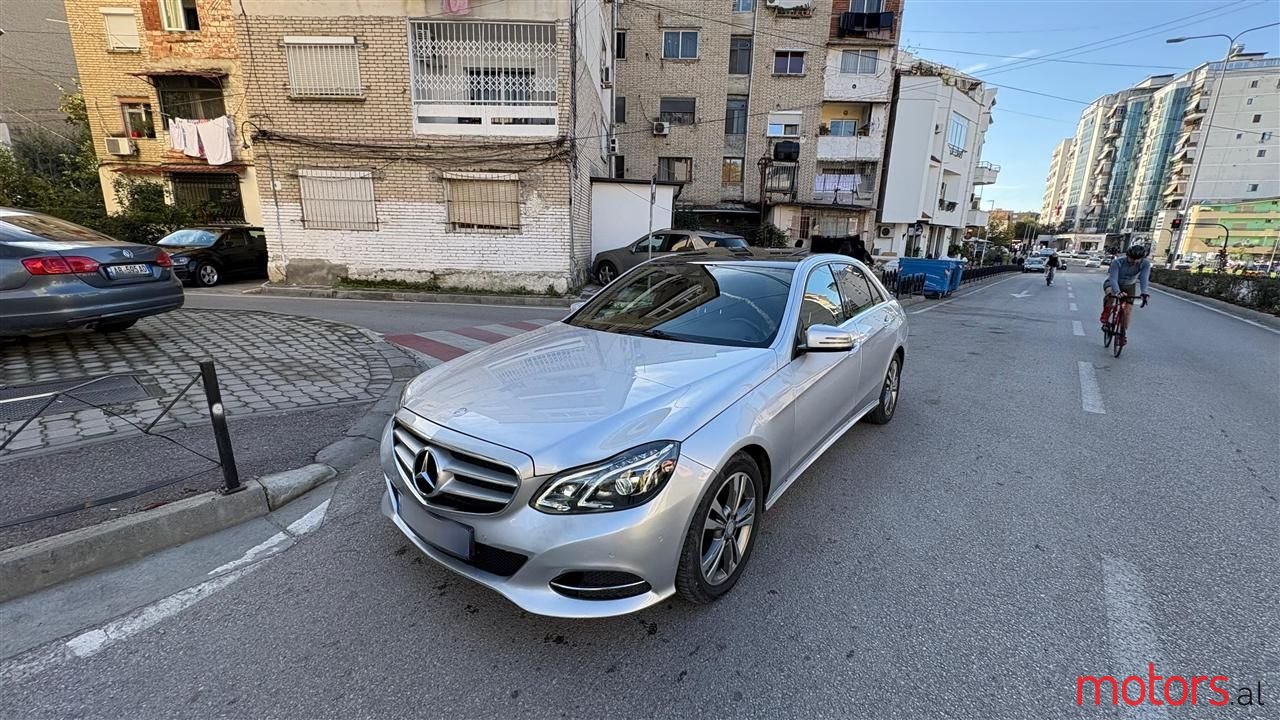 2014' Mercedes-Benz E 220 photo #2