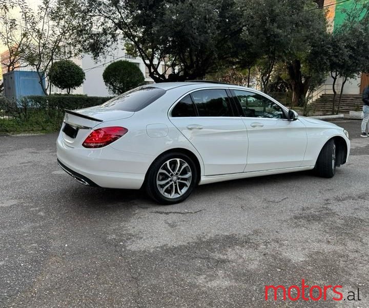 2017' Mercedes-Benz 220 photo #2