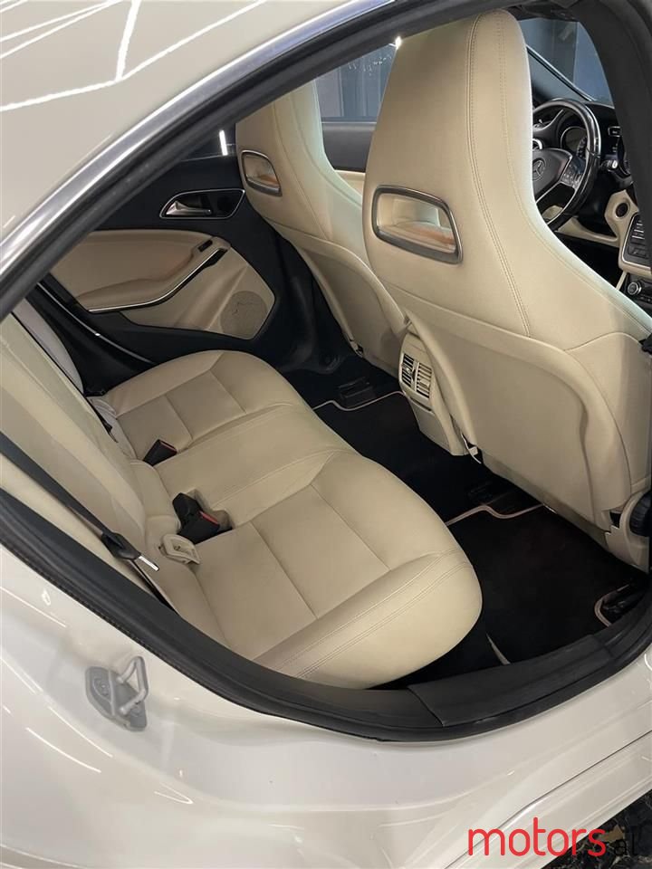2016' Mercedes-Benz CLA 250 photo #6