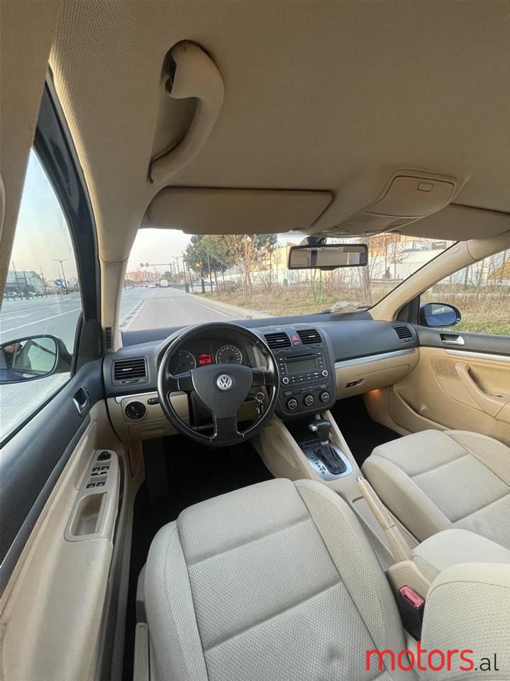 2006' Volkswagen Golf photo #2