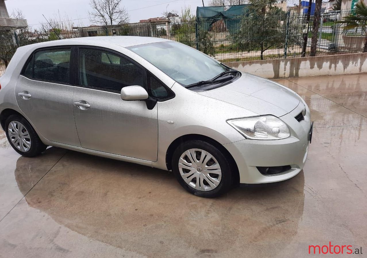 2008' Toyota Auris photo #1