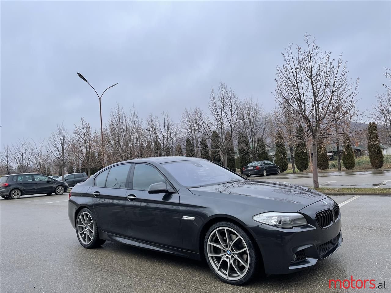 2011' BMW 550 photo #5