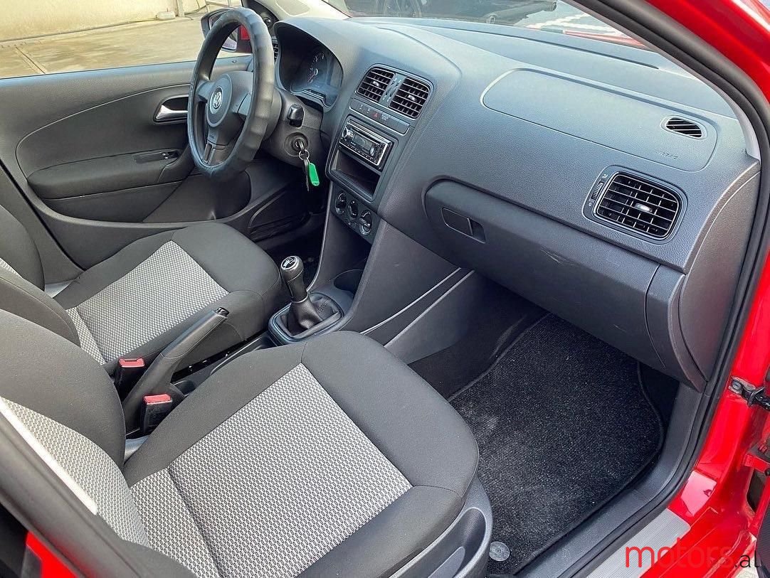 2012' Volkswagen Polo photo #5