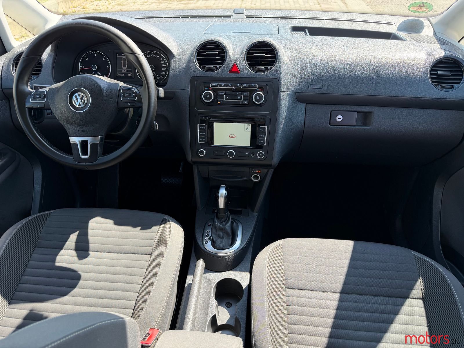 2016' Volkswagen Caddy photo #2