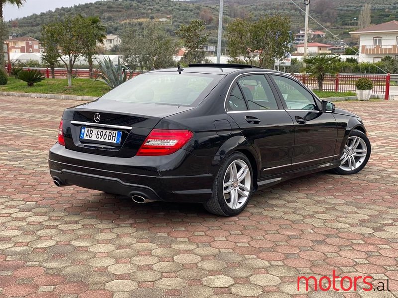 2012' Mercedes-Benz C 300 photo #3