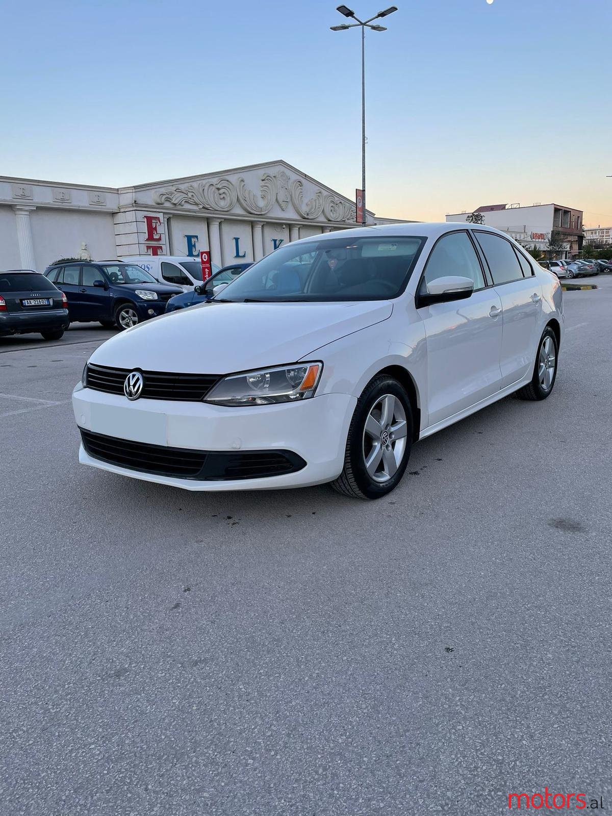 2012' Volkswagen Jetta photo #1