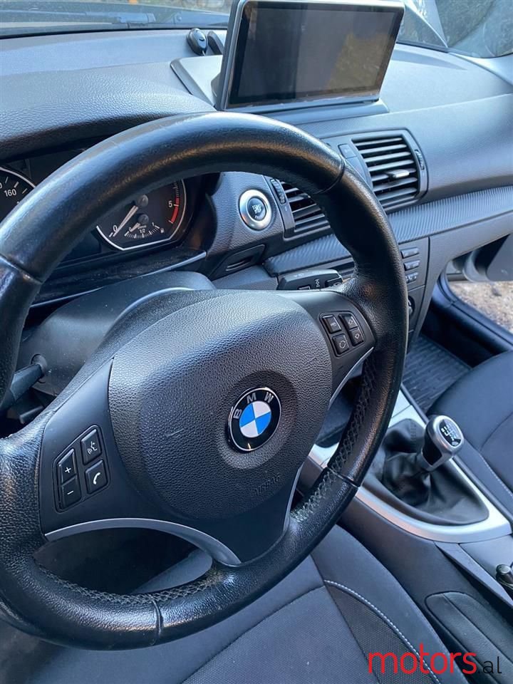 2011' BMW 116 photo #1