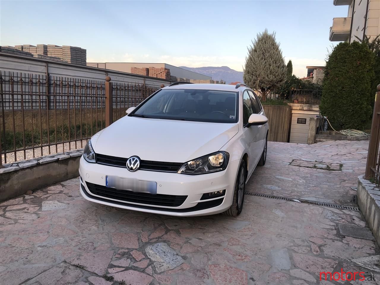 2014' Volkswagen Golf photo #1