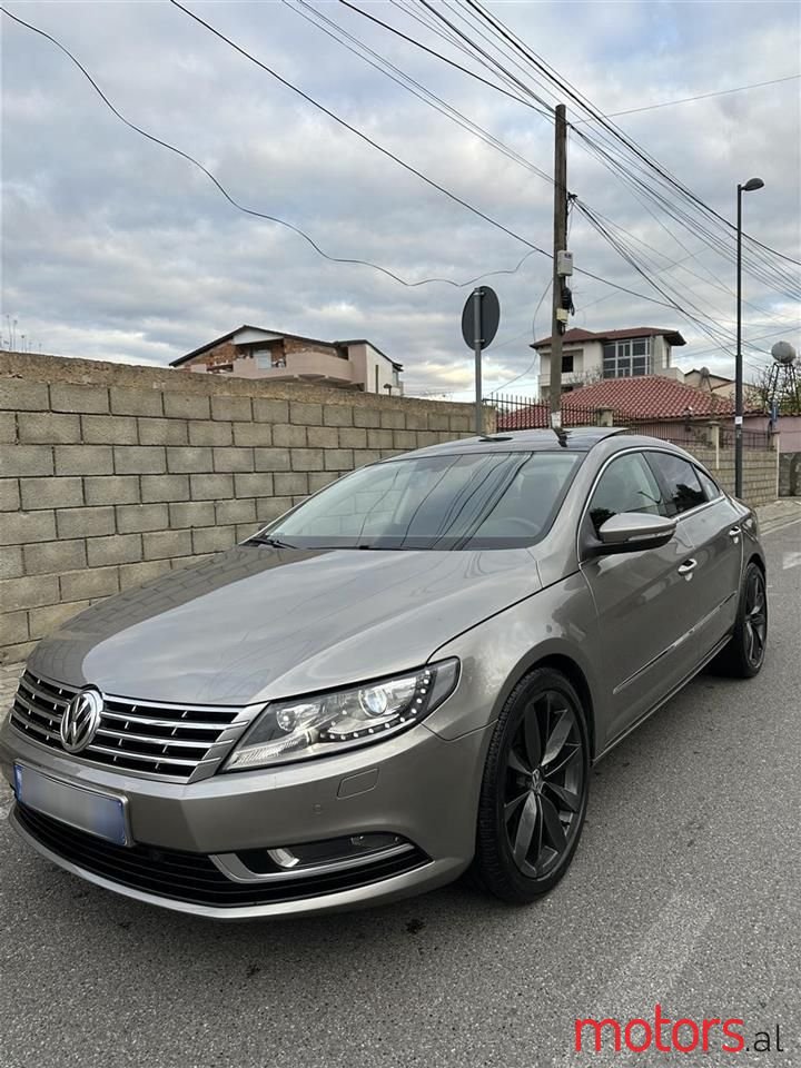 2013' Volkswagen Passat photo #2
