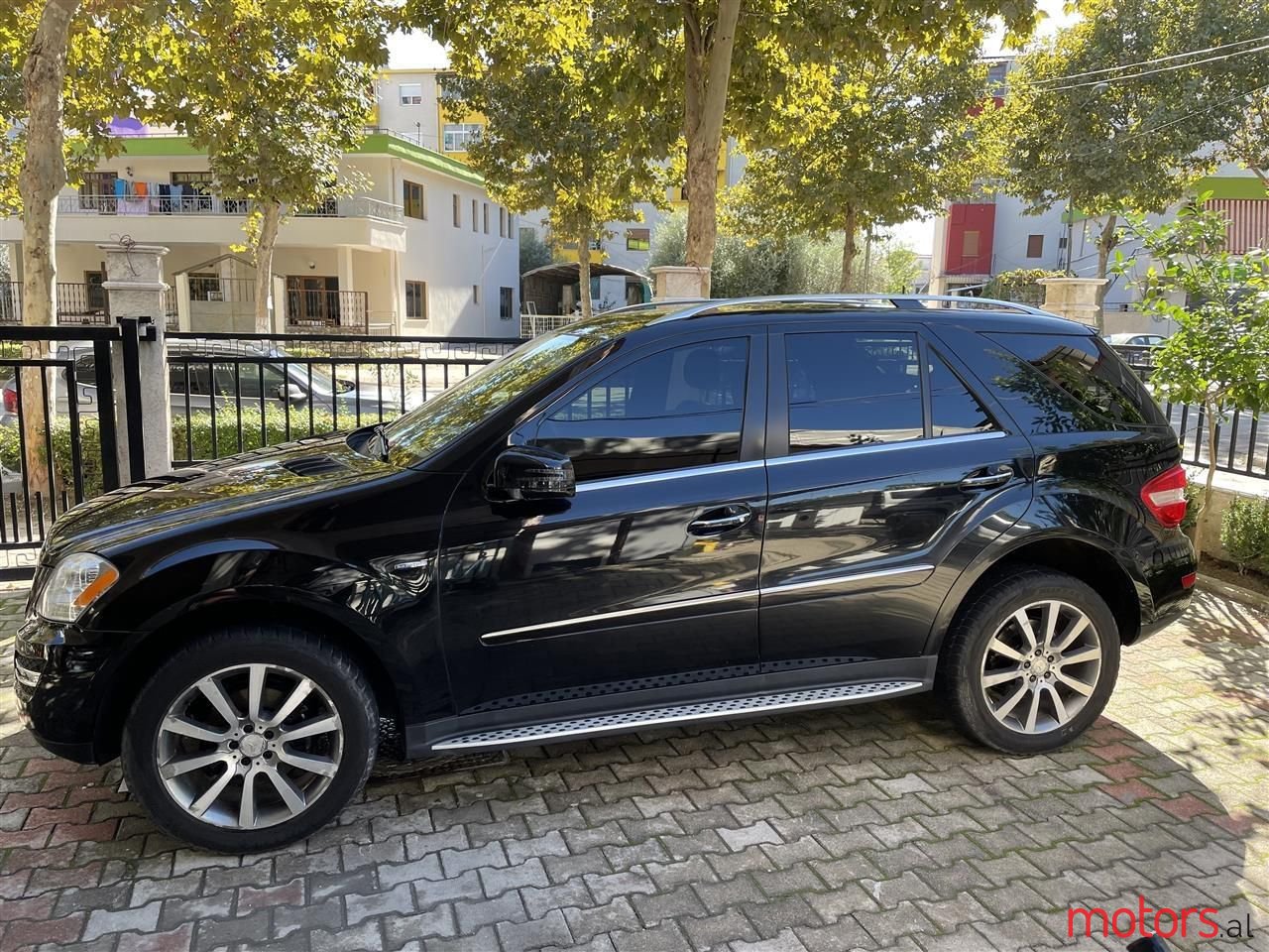 2011' Mercedes-Benz ML 350 photo #4