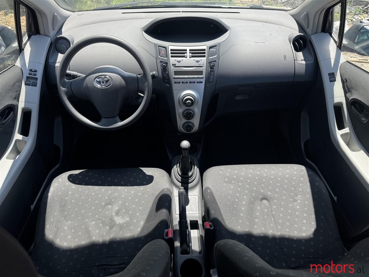 2008' Toyota Yaris photo #4