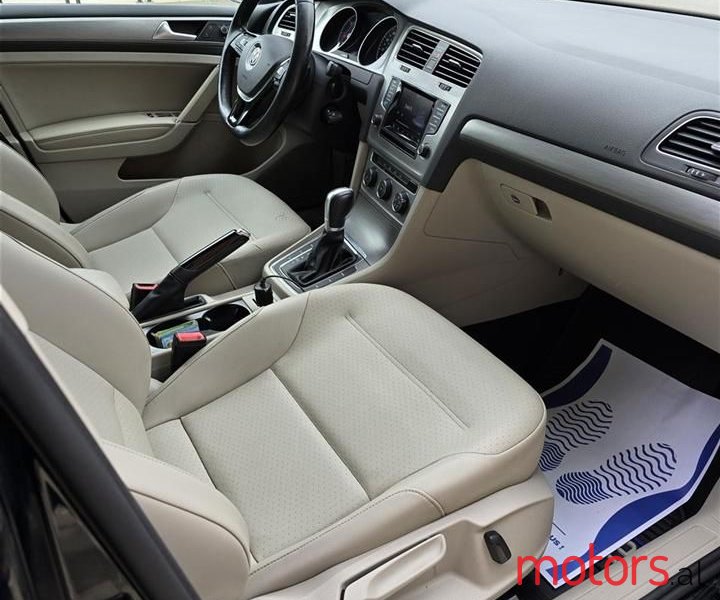 2015' Volkswagen Golf photo #5