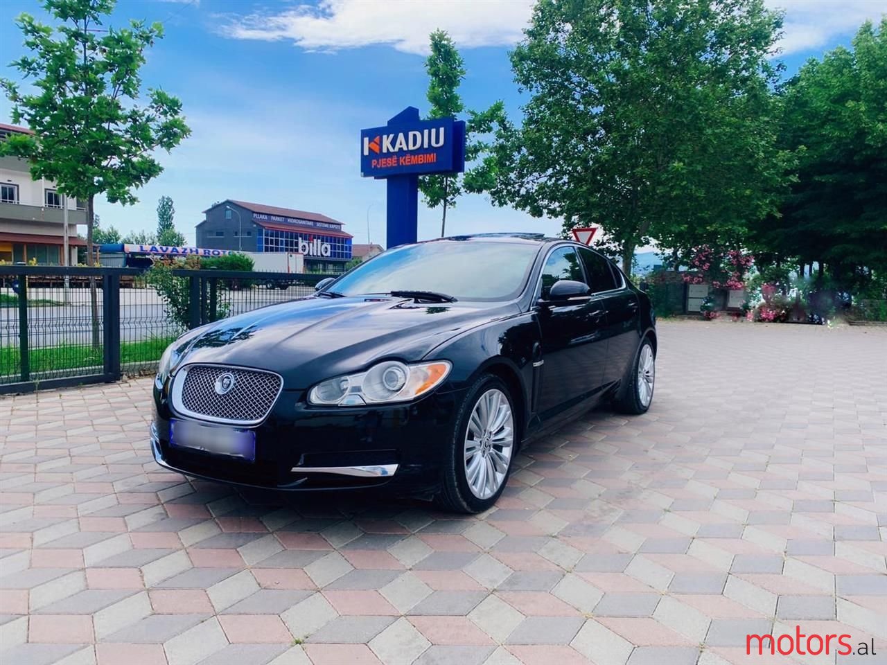 2009' Jaguar XF photo #1