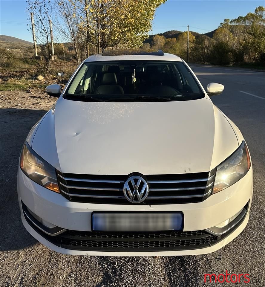 2013' Volkswagen Passat photo #2