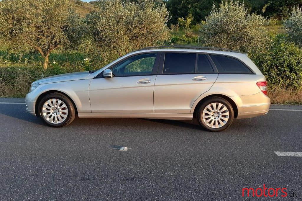2011' Mercedes-Benz C 220 photo #1