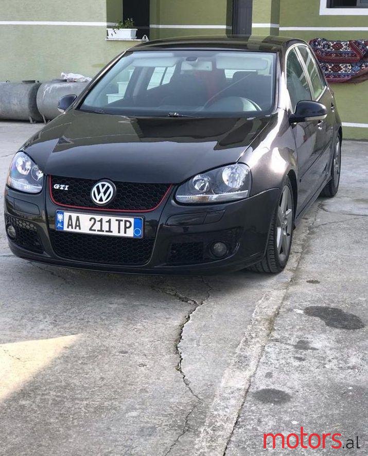 2004' Volkswagen Golf photo #1