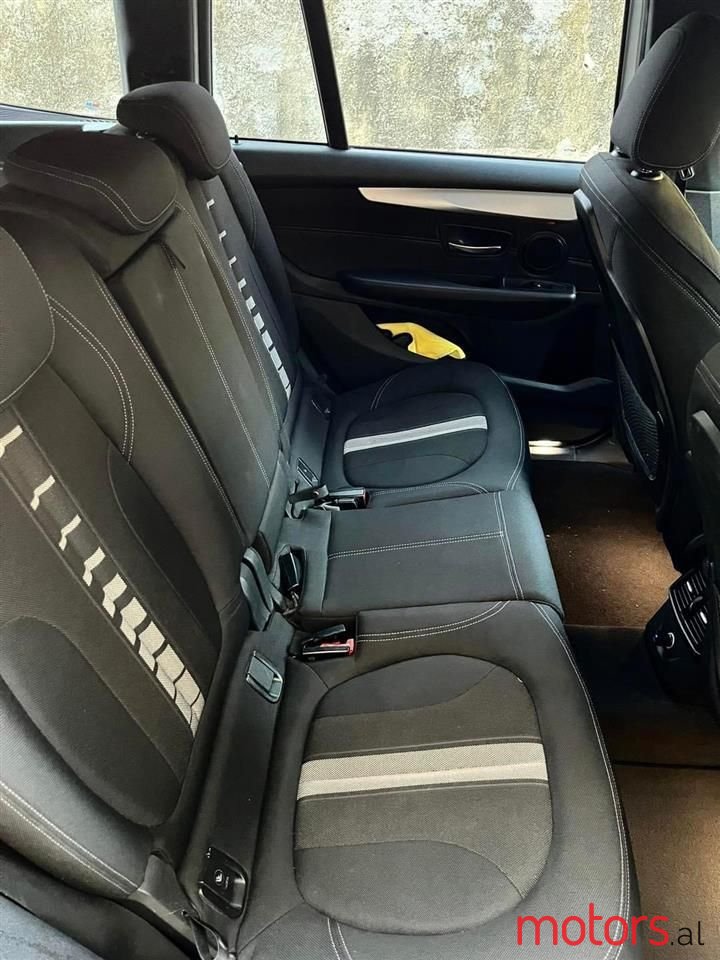 2017' BMW 216 photo #4