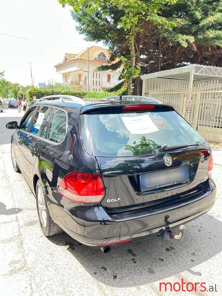 2011' Volkswagen Golf photo #6