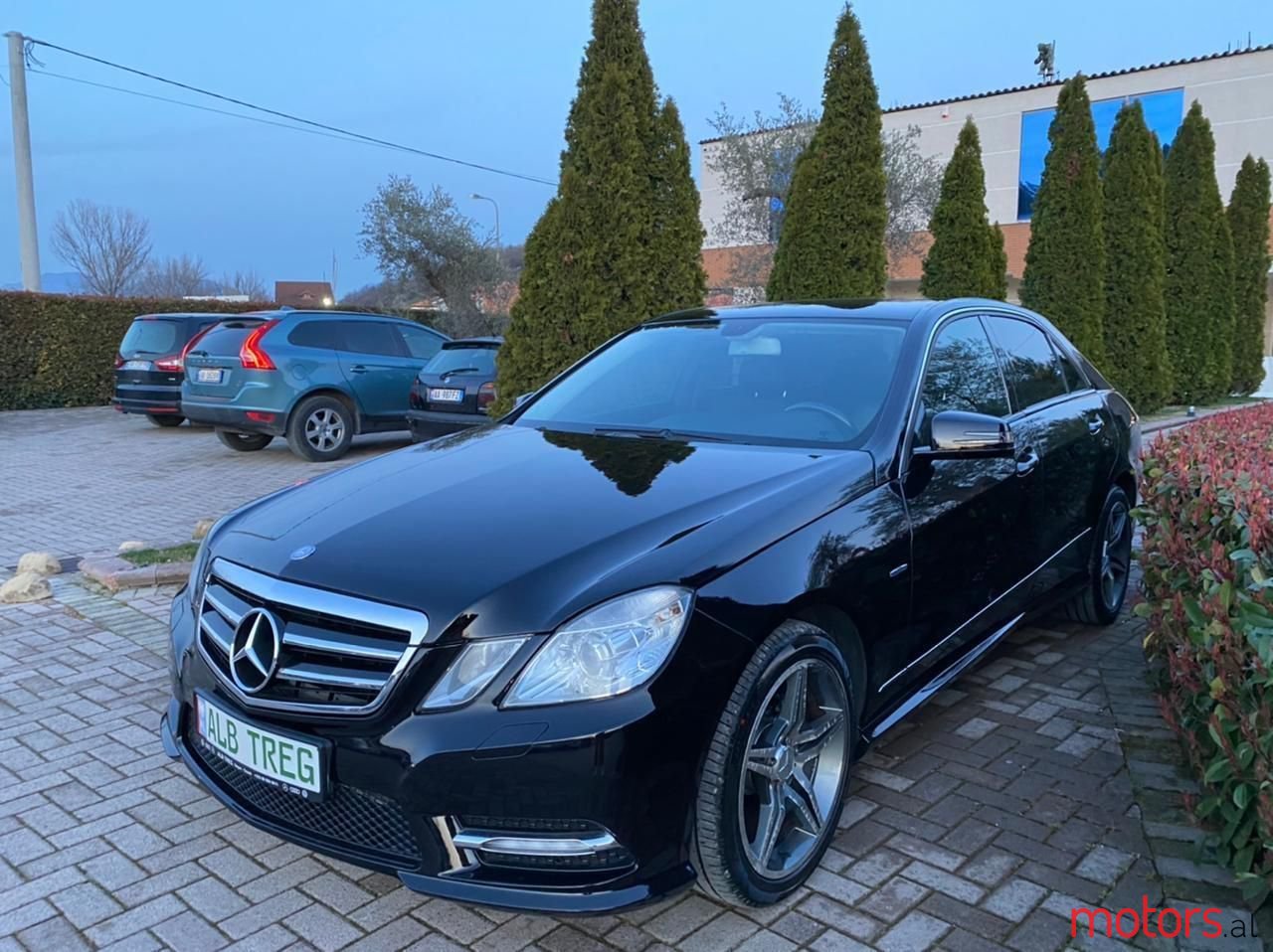 2011' Mercedes-Benz E 220 photo #4