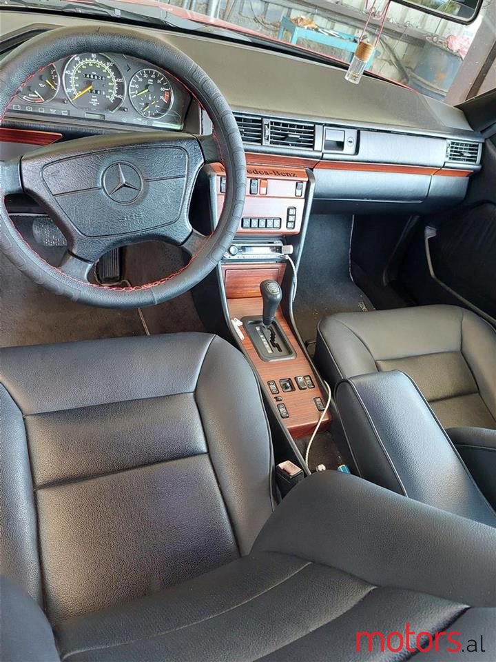 1992' Mercedes-Benz E 200 photo #6
