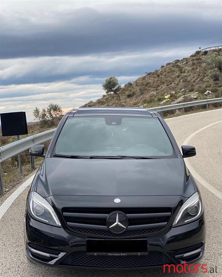 2012' Mercedes-Benz B 200 photo #5