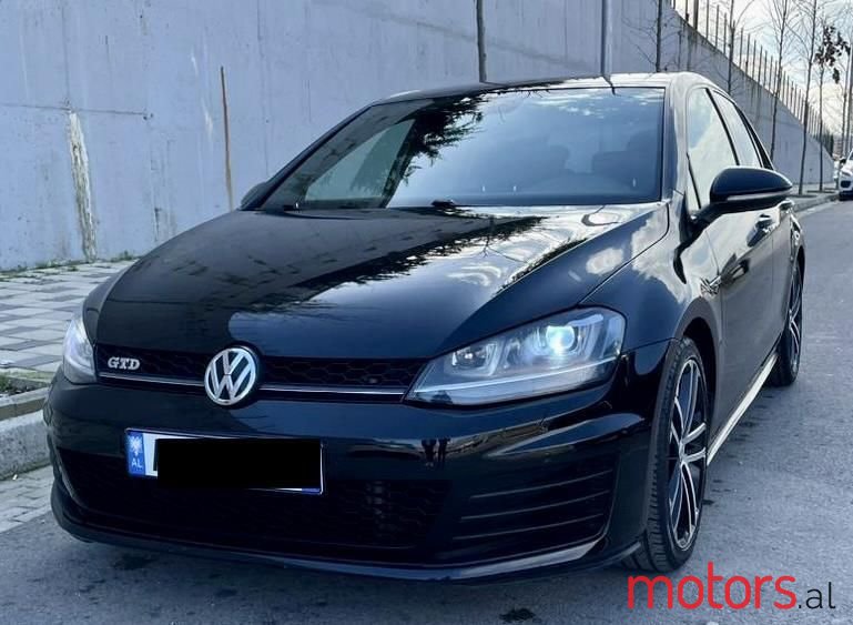 2015' Volkswagen Golf photo #1