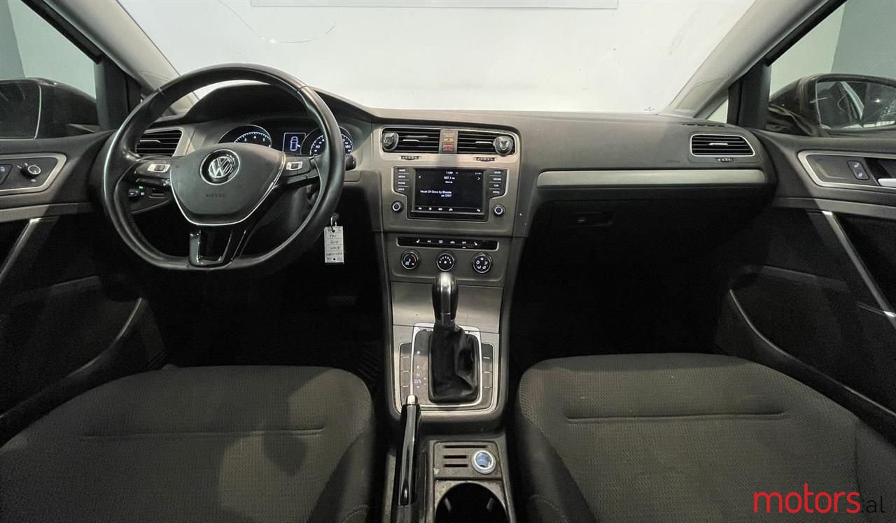 2016' Volkswagen Golf photo #3