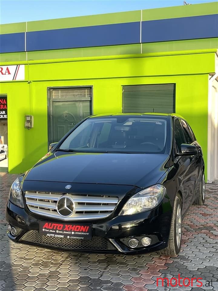 2012' Mercedes-Benz B 200 photo #5