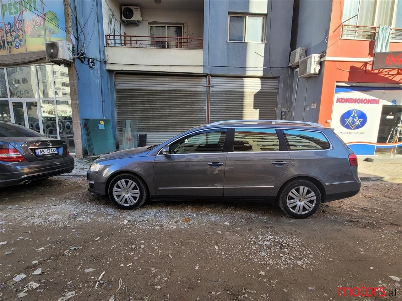 2007' Volkswagen Passat photo #4