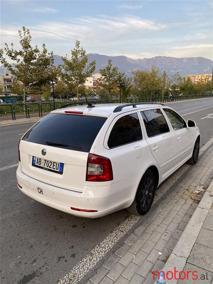 2013' Skoda Octavia photo #2