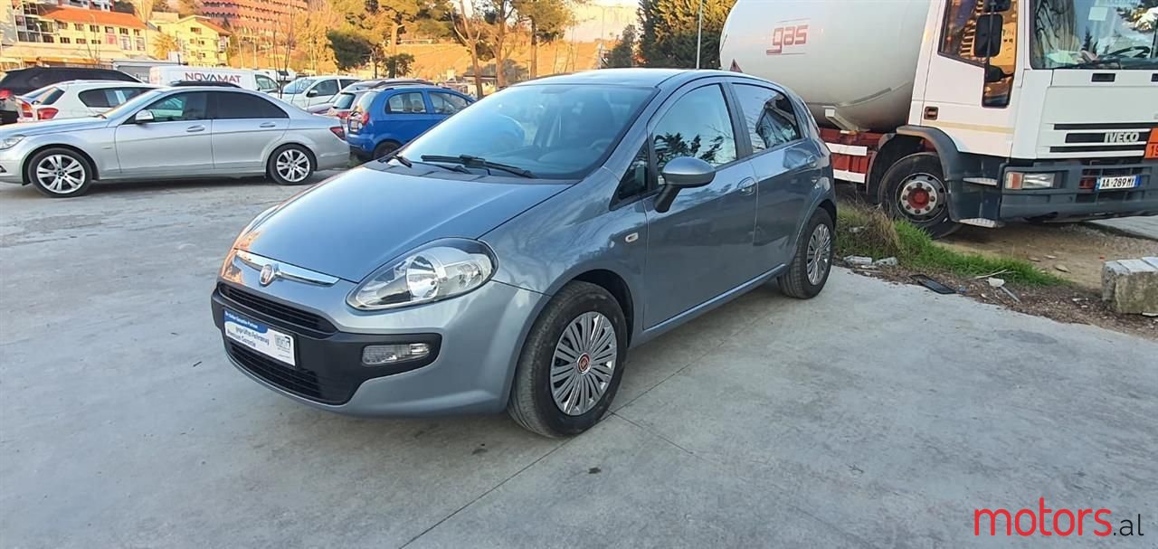 2010' Fiat Punto Evo photo #1