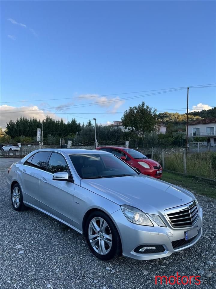 2009' Mercedes-Benz E 250 photo #5