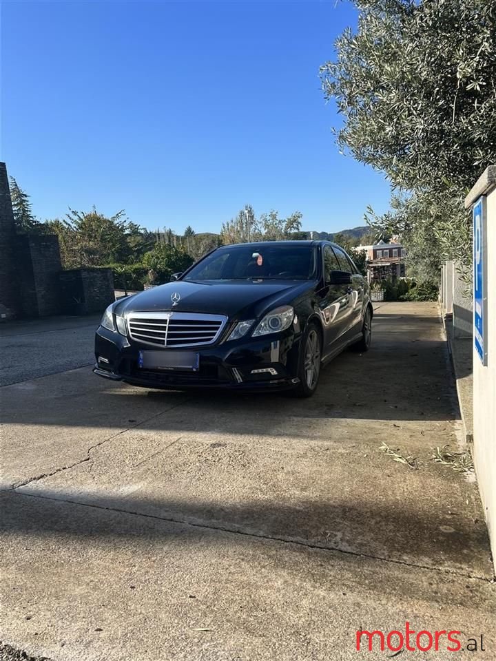 2010' Mercedes-Benz E 350 photo #4